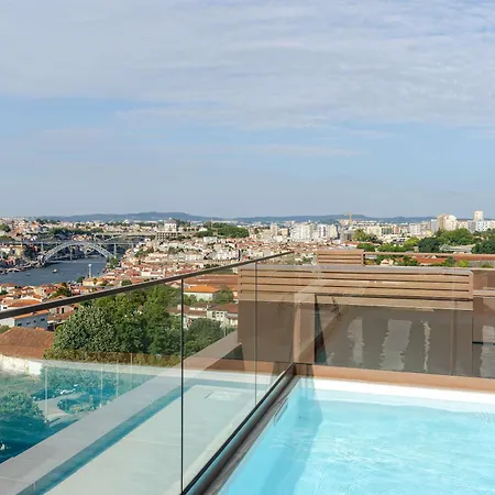 High-end Flat With Rooftop Pool & Views By Hostwise Vila Nova de Gaia